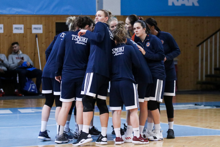 Женская команда продолжает побеждать