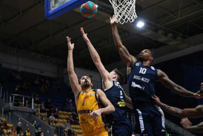 «Цмокі» саступілі «Хімкам» на выездзе