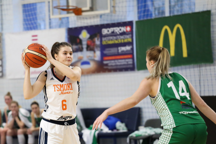 Дзяўчыны працягваюць перамагаць