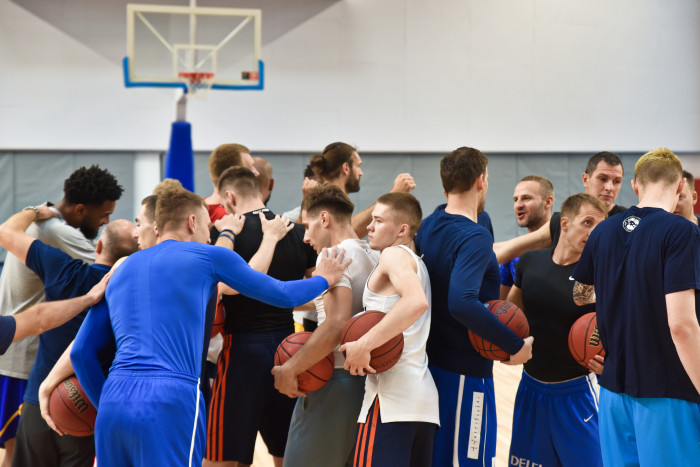 «Цмокі» трэнеруюцца ў поўным складзе