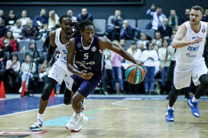 Саступаем камандзе Жаана Плазы