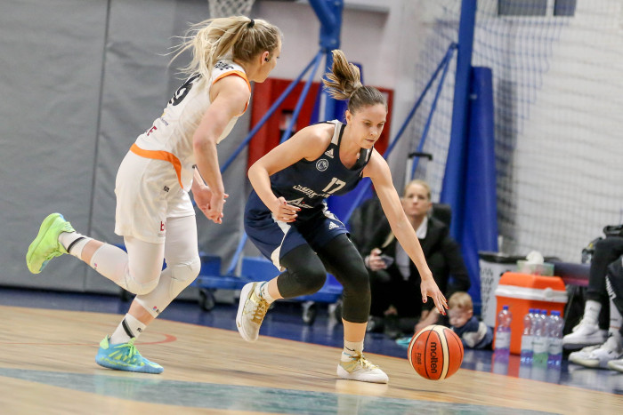 Не спынілі рыжскі лакаматыў