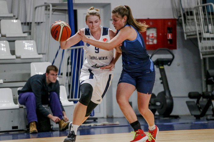 Жаночая каманда без змен