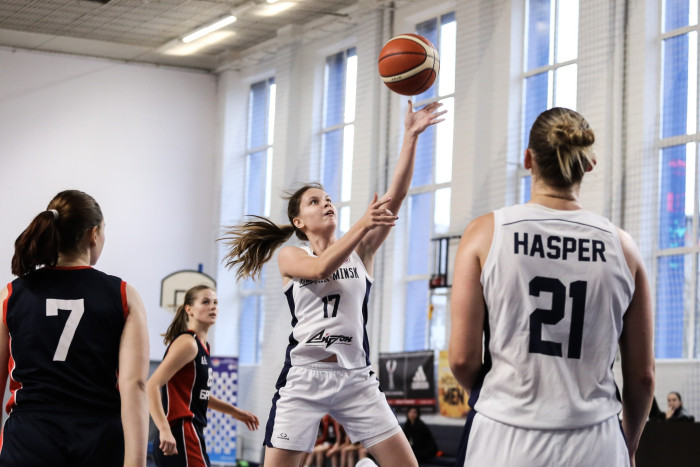 Чарговая перамога дзяўчат