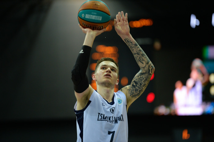 Макс Салаш: «дзіўныя адчуванні ад таго, што нікуды не трэба ісці»