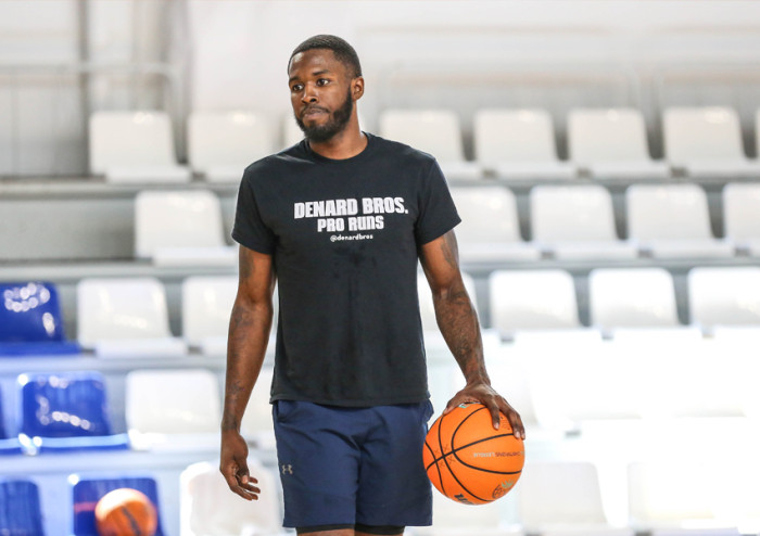 Дианджело Исби не сыграет в Италии