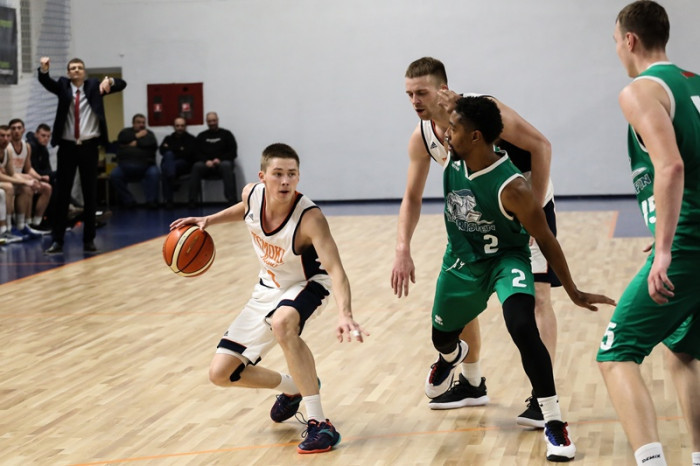 Резерв начинает год с уверенной победы