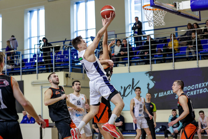 “МИНСК” (резерв) побеждает на домашней площадке