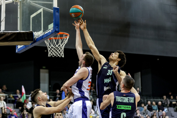 “ПАРМА-ПАРИ” оказалась сильнее