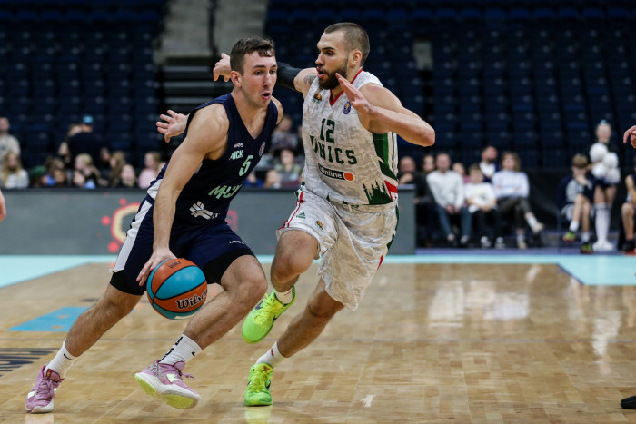 В выездном матче проигрываем УНИКСу