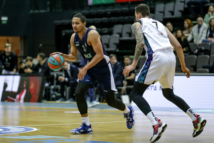 Дома уступаем “Пари НН”