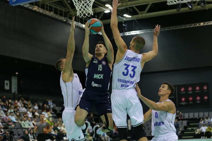 На домашней площадке не смогли одолеть “Енисей”