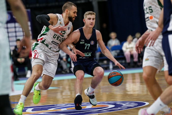 В зрелищном поединке уступаем УНИКСу