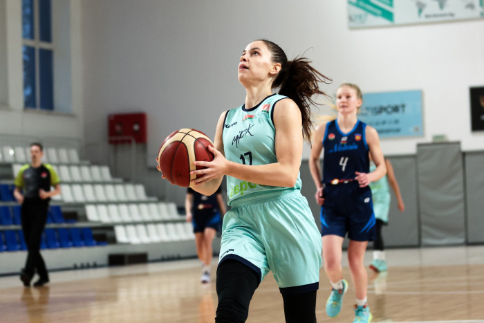 Женская “МИНСК” возвращается из Бреста с победой765