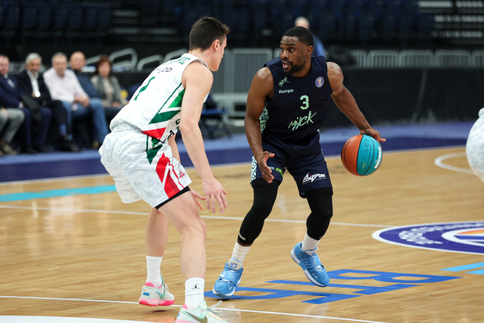 В яркой борьбе сильнее оказалась “Самара”