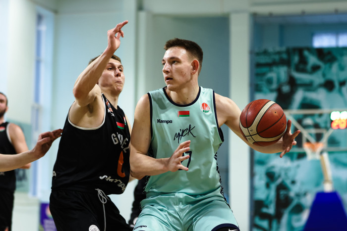 Команда Георгия Кондрусевича побеждает “Гомельских Рысей”