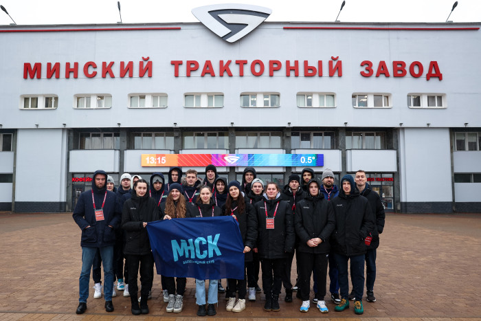 Игроки “МИНСКА” посетили МТЗ