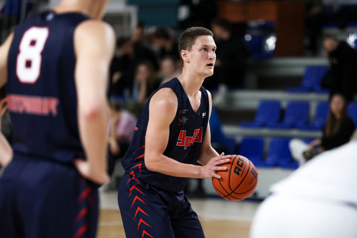 Команда "УрФУ" одерживает победу в матче Студлиги РЖД