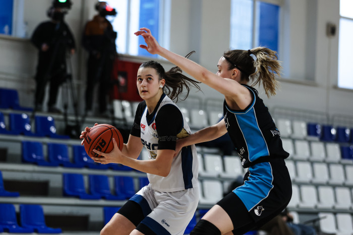 “Владимирские львицы” побеждают РУС “ГЦОЛИФК”56