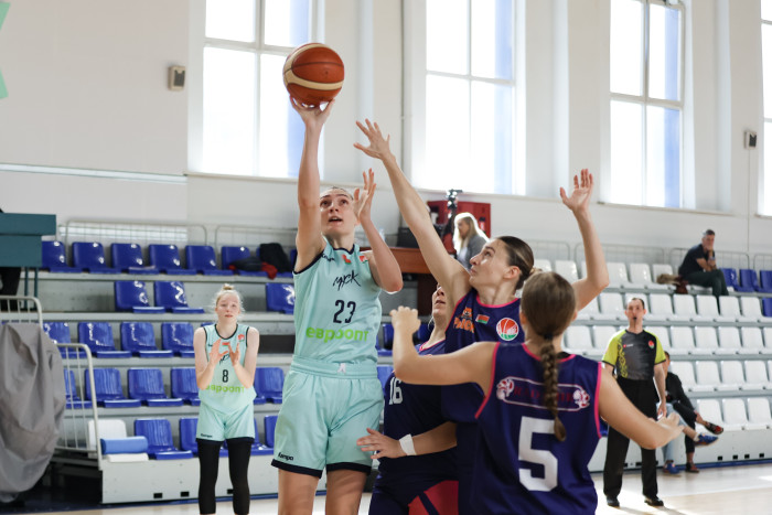 Еще одна уверенная победа женской команды