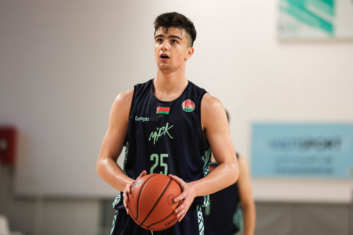 “МИНСК” (резерв) уступает питерской команде в матче Студлиги РЖД