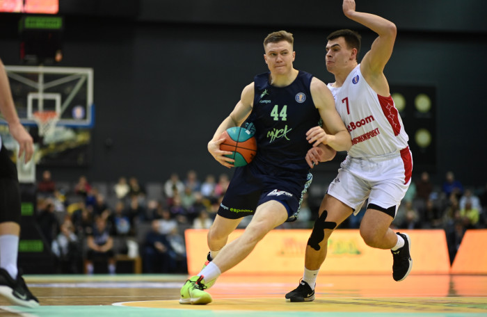 Поединок против МБА