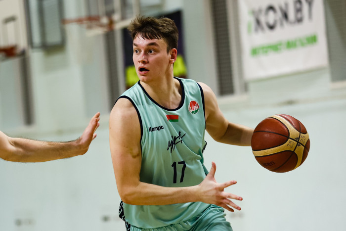 “МИНСК” (резерв) уступает “Военмеху”67