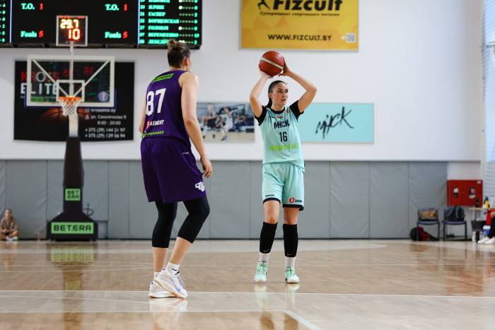 В напряженной игре женская молодежная команда "МИНСК" уступает "Горизонту"