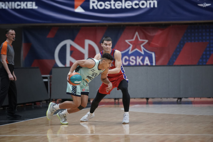 "МИНСК-М" уступает в Москве