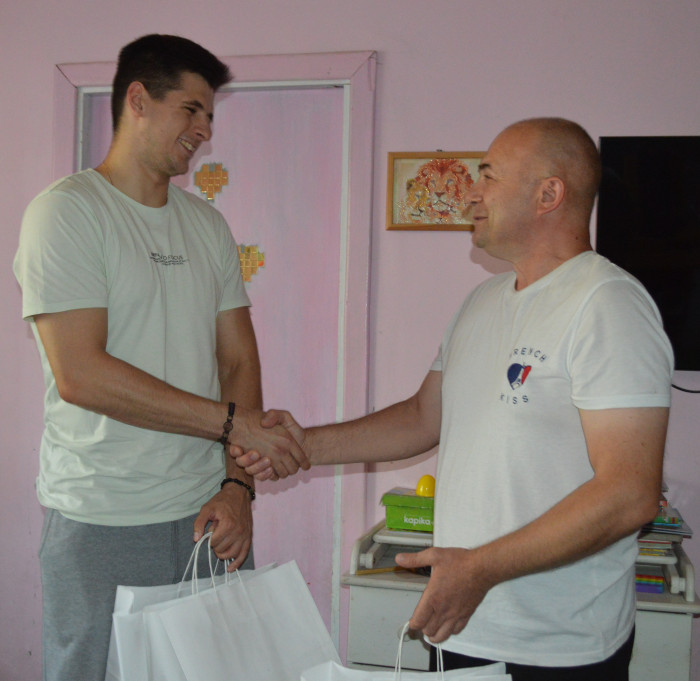 Соберем детей в школу вместе