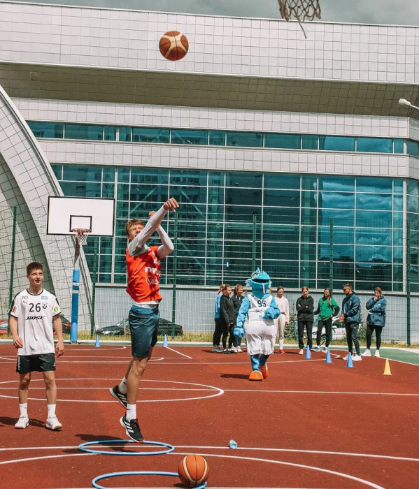Играем в баскетбол вместе с «ISportFest»