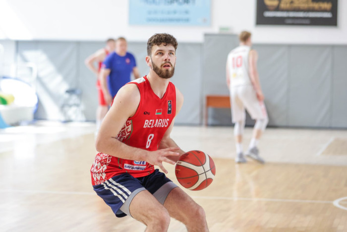 Сборная Беларуси одерживает победу в первом товарищеском матче