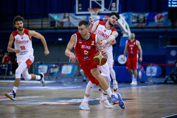 Матчи сборной Беларуси перенесены